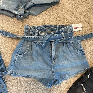 American Eagle shorts with a tie belt